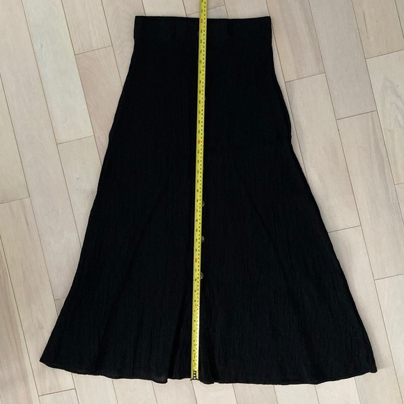 Long Crinkle Skirt with Buttons - Black - M - Picture 4 of 8
